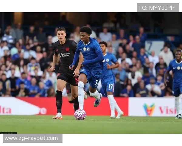 切尔西更衣室风波再起斯特林与恩佐训练场激烈冲突内幕曝光 切尔西更衣室风波再起斯特林与恩佐训练场激烈冲突内幕曝光