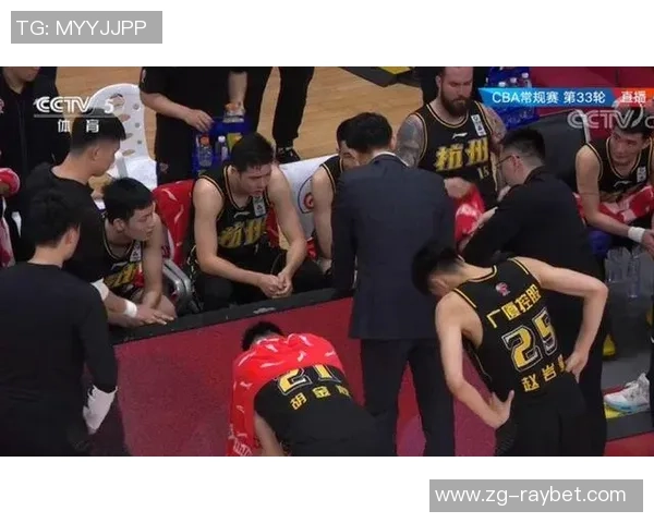 孙铭徽：从青涩新星到篮球赛场的闪耀之星，见证成长与奋斗的传奇之路