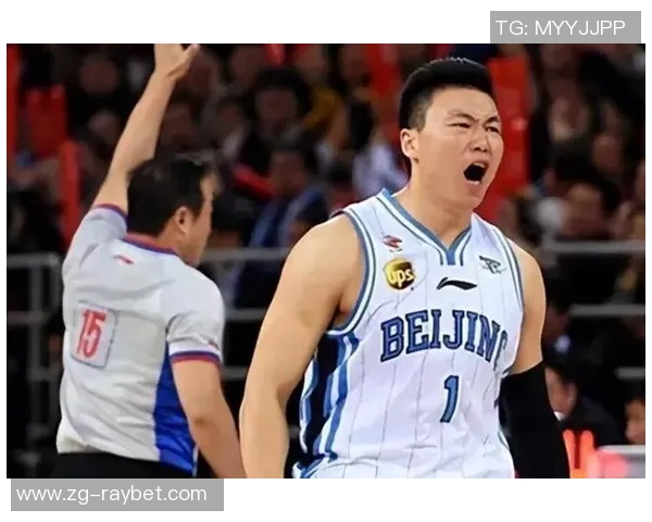 李根：从篮球场上的拼搏到人生路上的坚持与奋斗